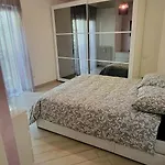 Urban Art Suite Spacious And Modern Apartment