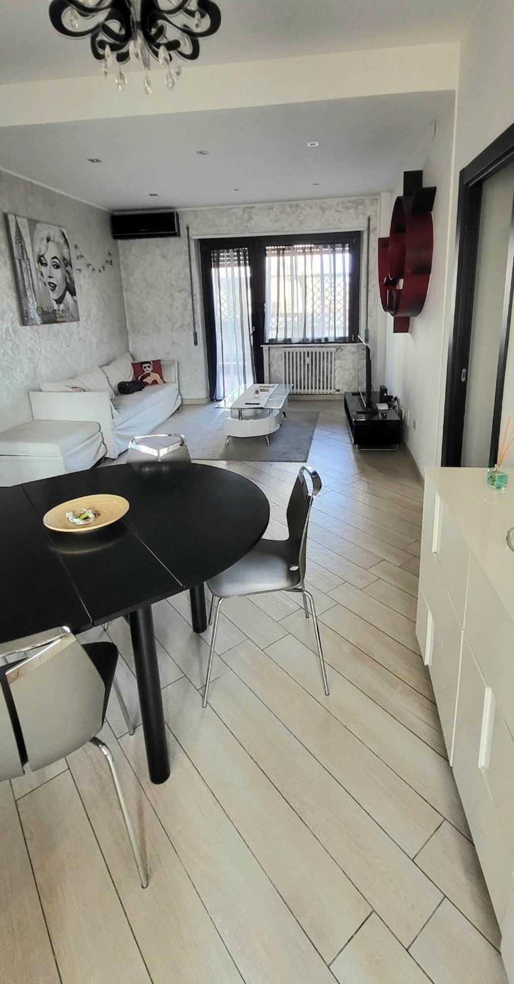 Apartment Urban Art Spacious And Modern Rom