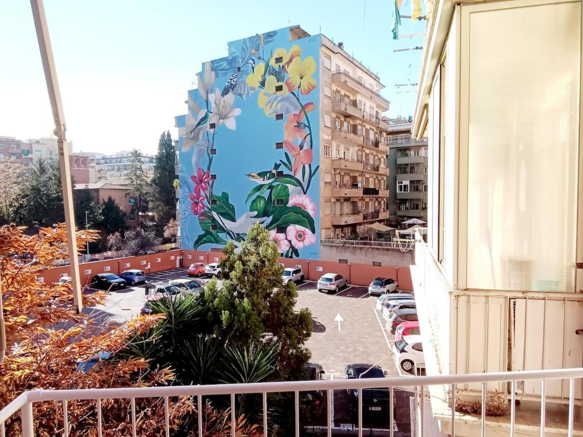 Apartment Urban Art Spacious And Modern Rom