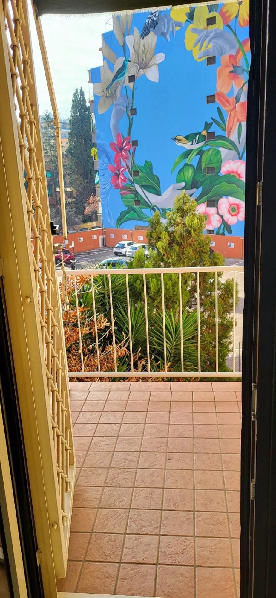 Urban Art Spacious And Modern Rom